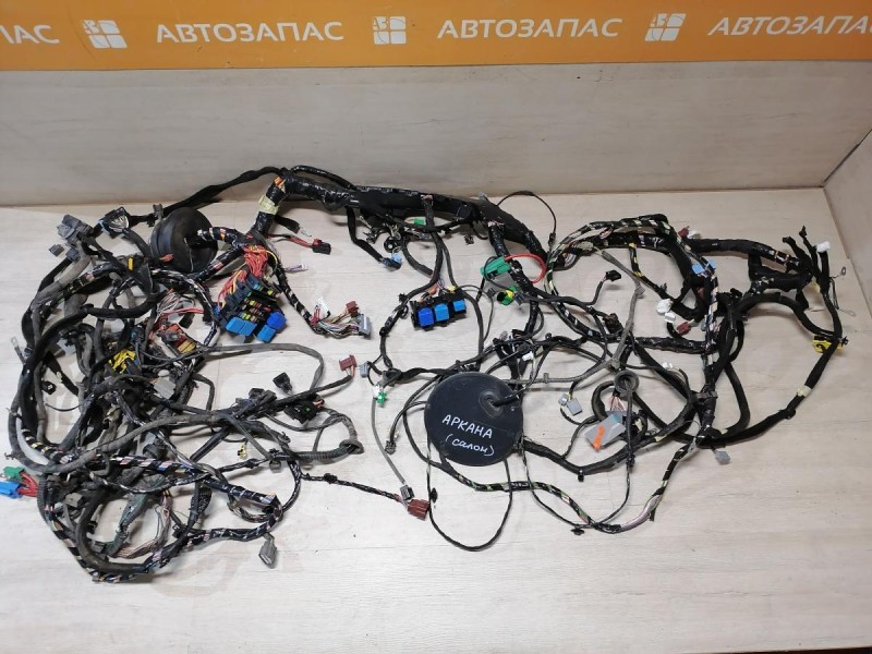 Arkana проводка салона 1,3 вариатор климат полн привод деф