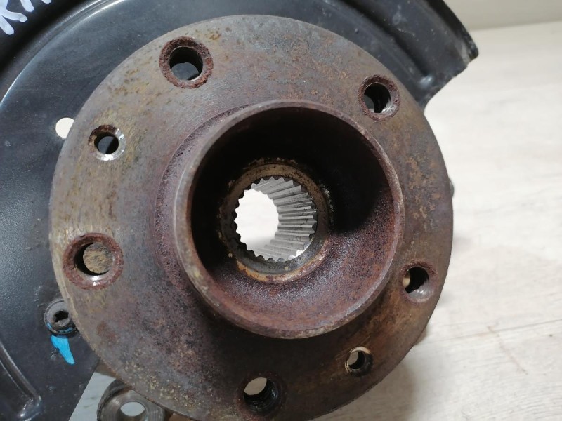 Arkana кулак передний левый