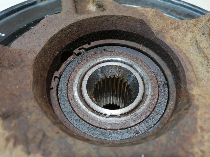 Arkana кулак передний правый