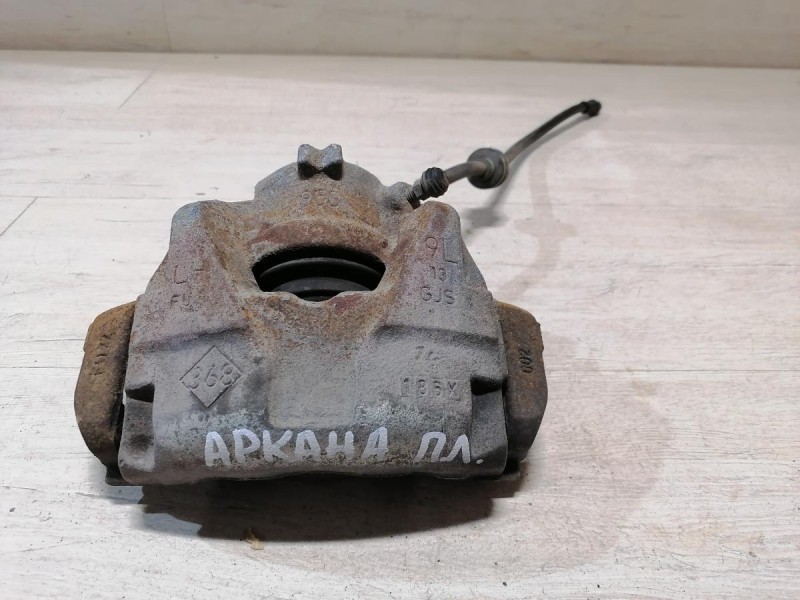 Arkana суппорт передний левый