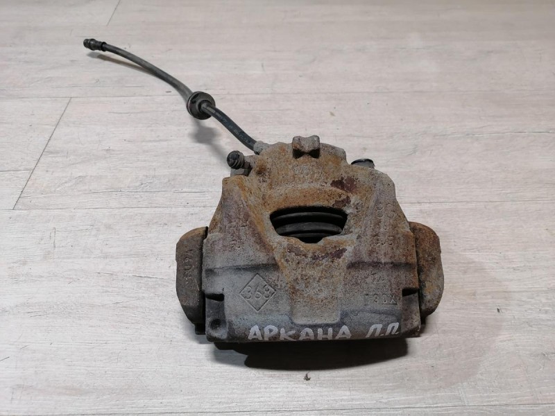 Arkana суппорт передний правый
