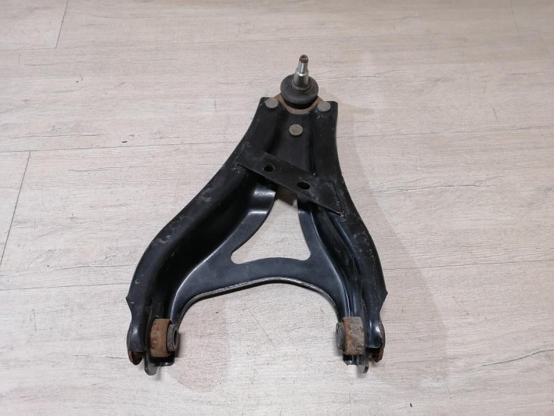 Arkana рычаг передний левый