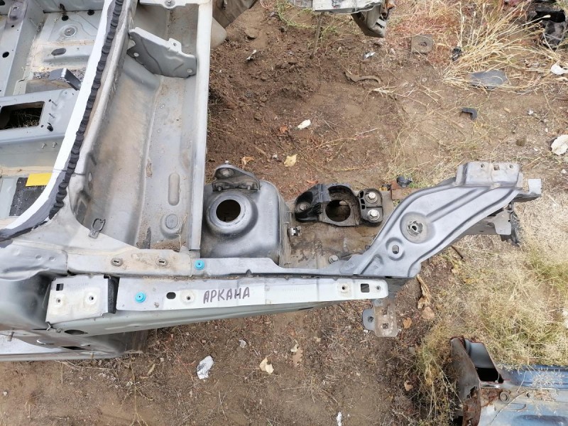 Arkana лонжерон правый