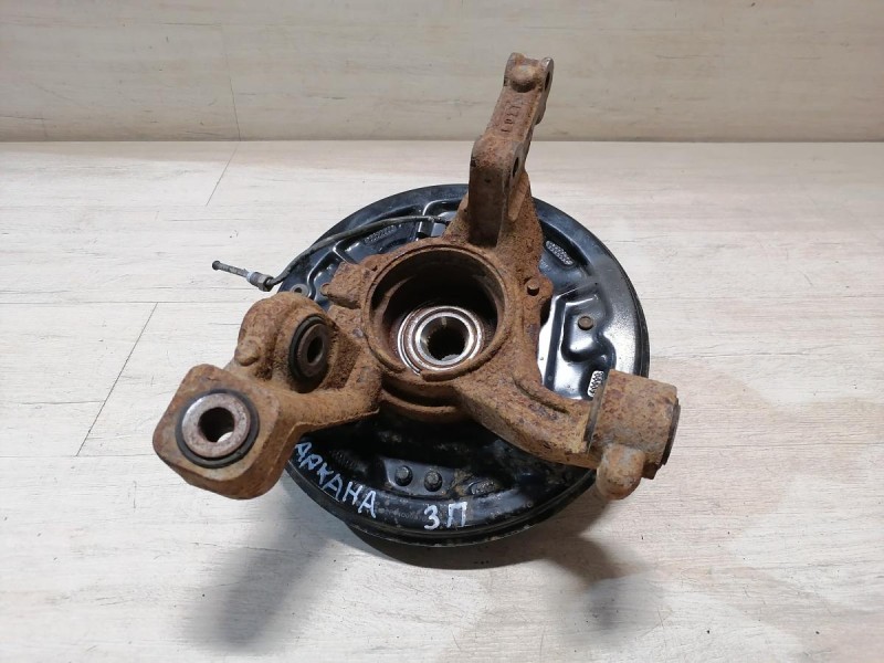 Arkana кулак задний правый