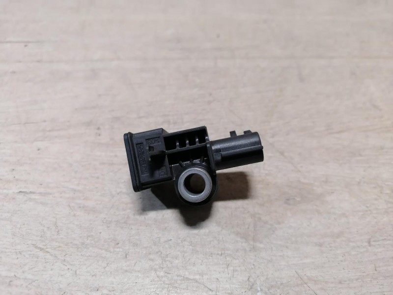 Arkana датчик удара передний