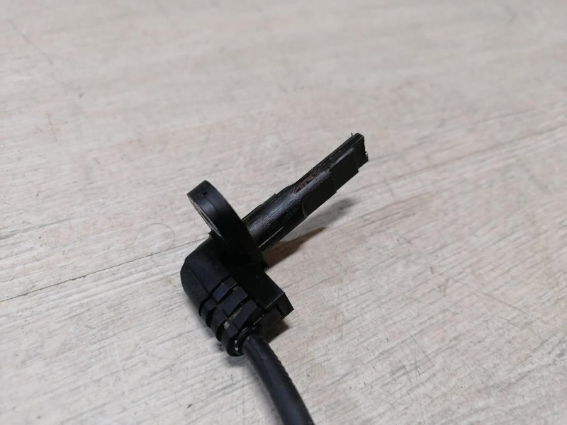 Arkana датчик абс передний левый