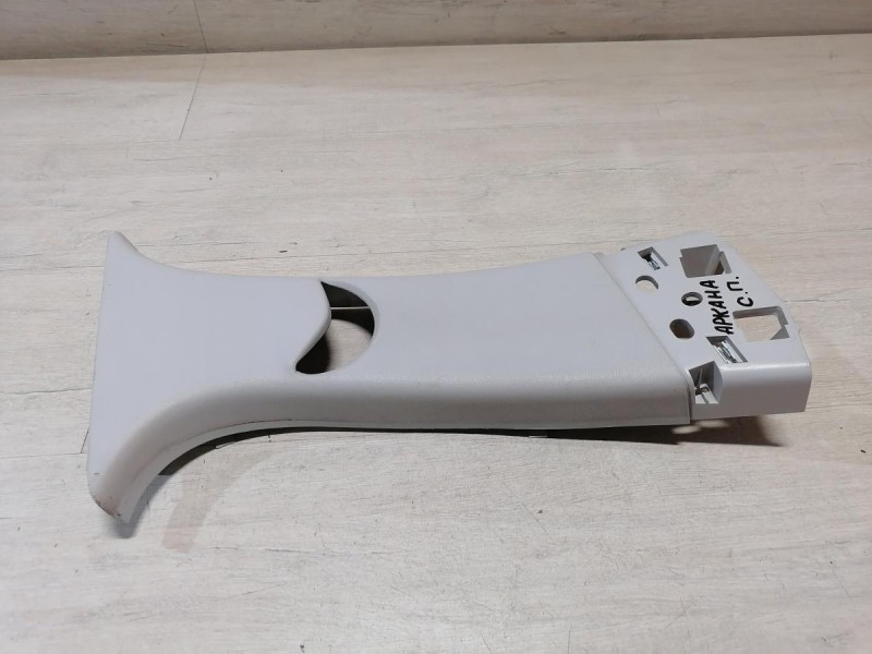 Arkana обшивка средней стойки верхняя правая