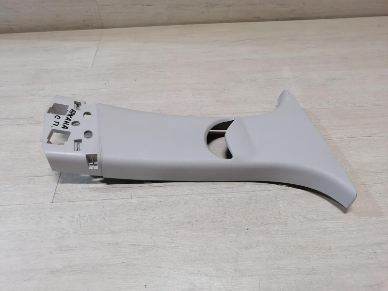 Arkana обшивка средней стойки верхняя правая