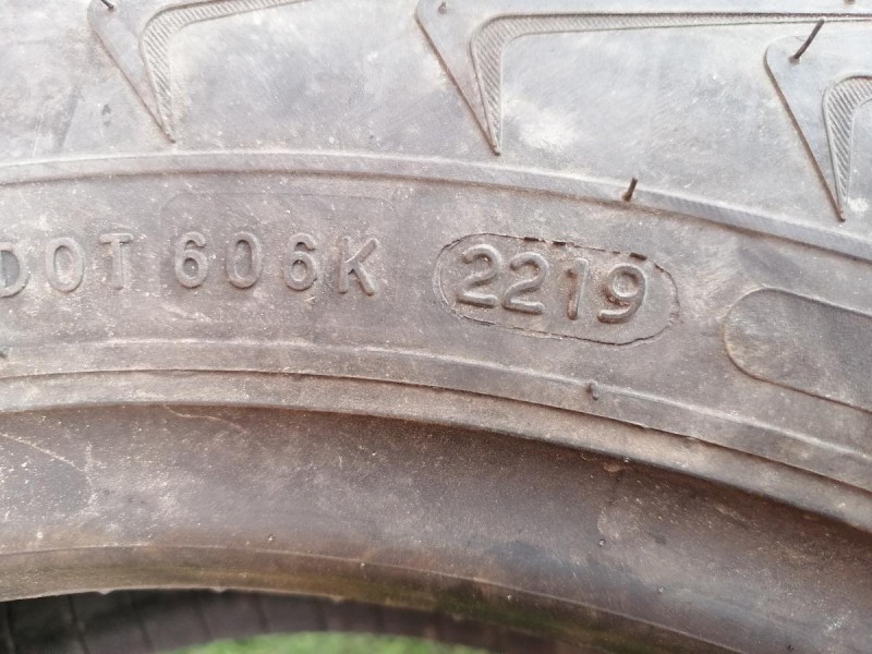 Logan №36 шина 185/65 R15 нокиан зима виатти зима по 2 шт
