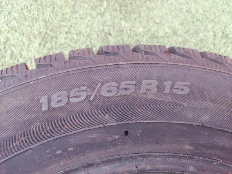 Logan №36 шина 185/65 R15 нокиан зима виатти зима по 2 шт