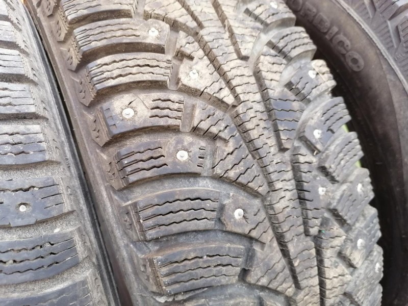 Logan №36 шина 185/65 R15 нокиан зима виатти зима по 2 шт
