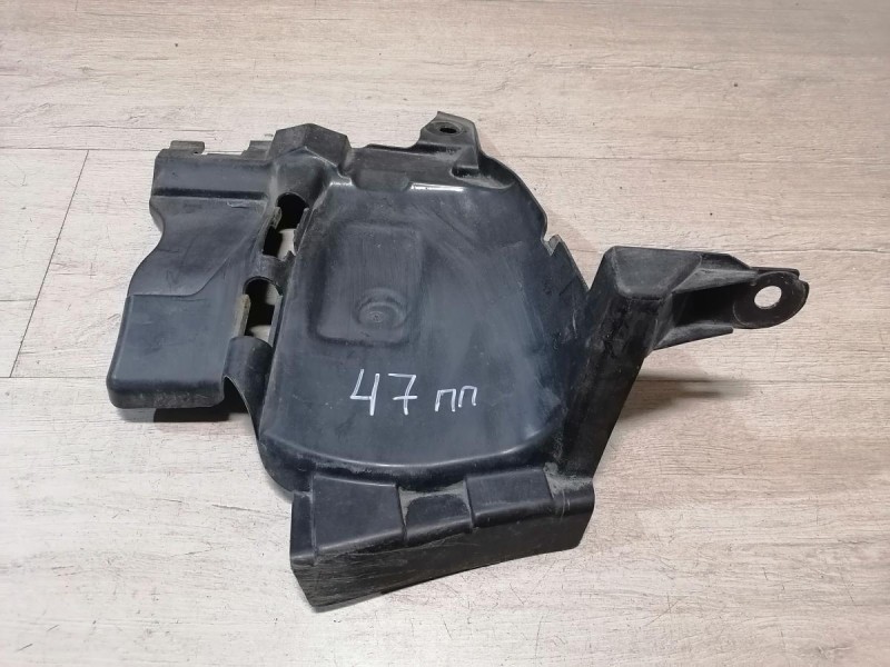 Logan №47 пыльник двигателя правый