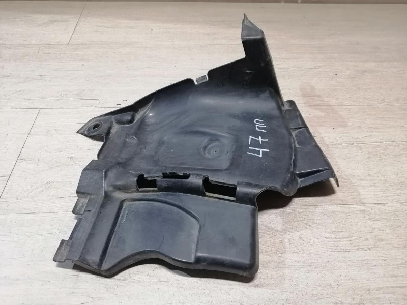 Logan №47 пыльник двигателя правый