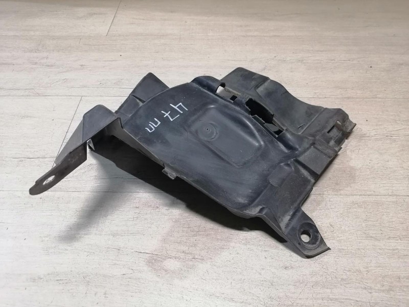 Logan №47 пыльник двигателя правый