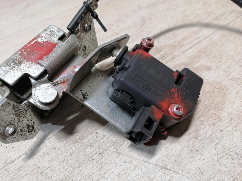 Hover H5 №1 замок багажника