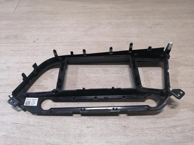Elantra 6 рамка под магнитолу