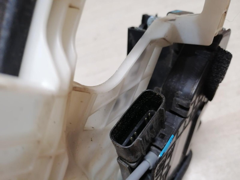 Elantra 6 замок двери задний левый