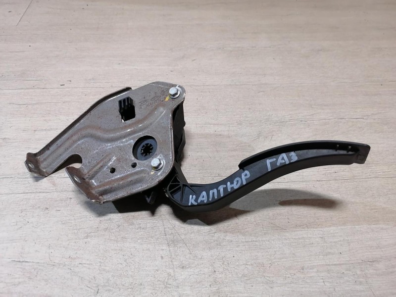 Kaptur педаль газа