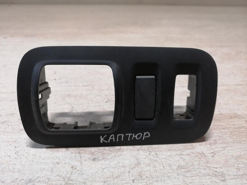 Kaptur накладка торпедо под корректор фар