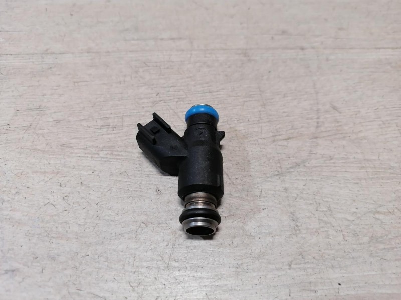 Cruze П форсунка топливная
