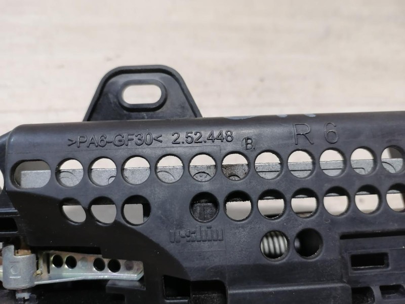 Kaptur кронштейн ручки двери задний правый