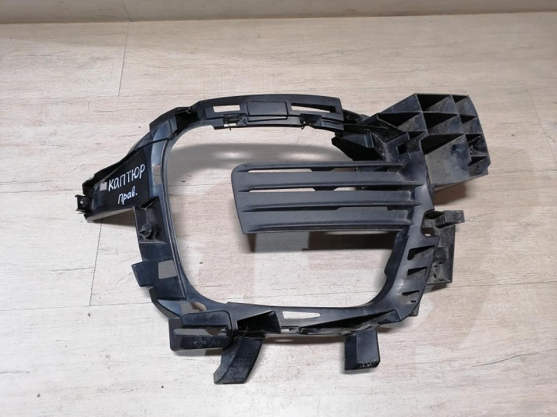 Kaptur кронштейн правого ходового огня