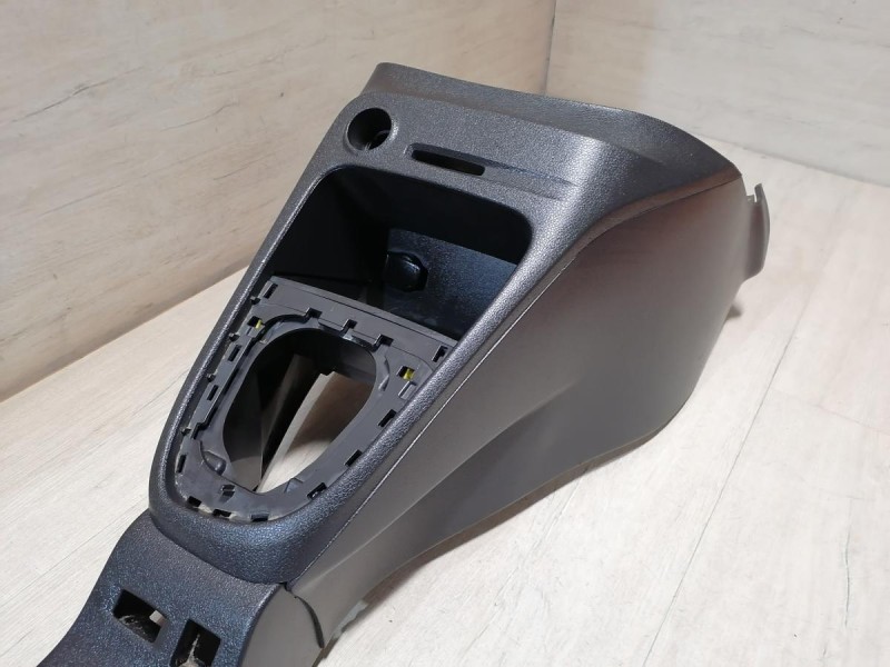 Kaptur консоль центральная