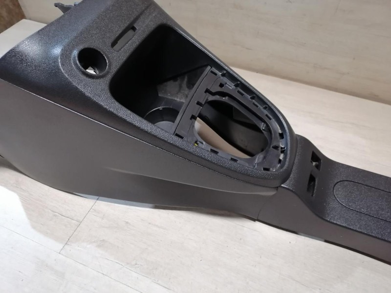 Kaptur консоль центральная