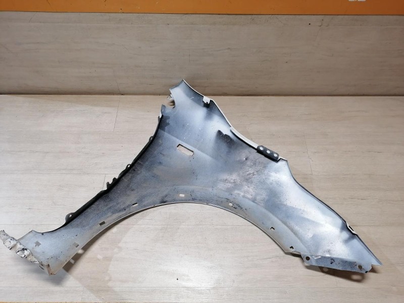 Rio 4 X-Line крыло переднее левое деф