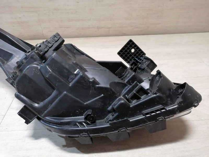 Rio 4 X-Line фара левая деф