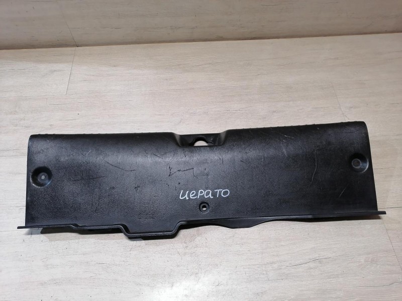 Cerato 2 №1 обшивка задней панели накладка