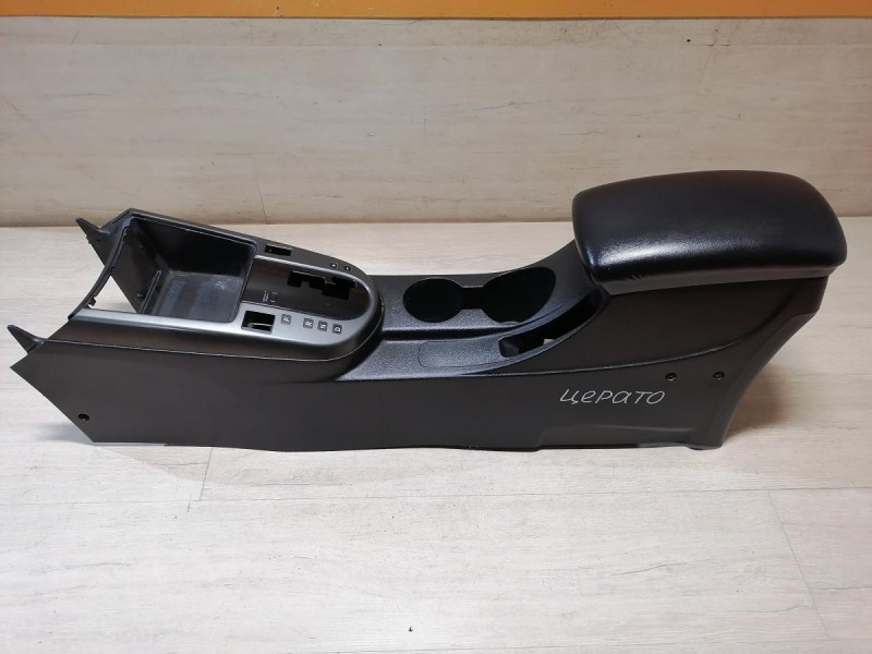 Cerato 2 №1 подлокотник