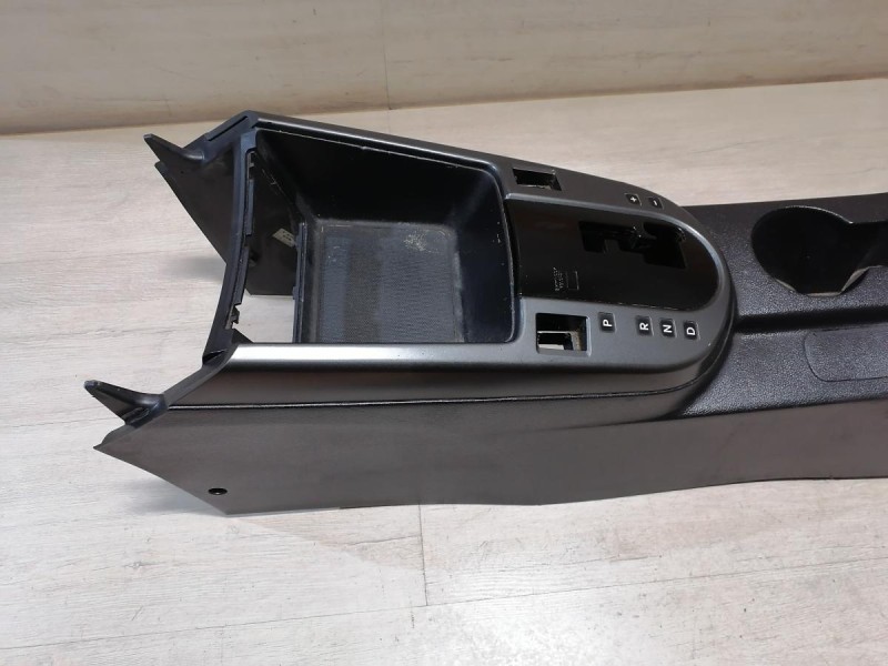 Cerato 2 №1 подлокотник
