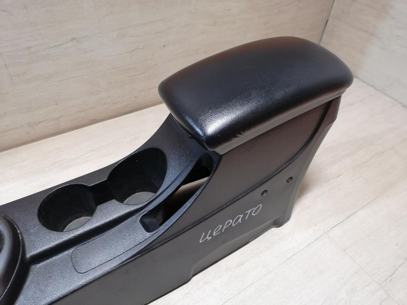 Cerato 2 №1 подлокотник
