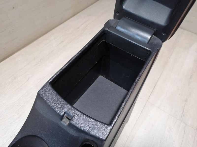 Cerato 2 №1 подлокотник