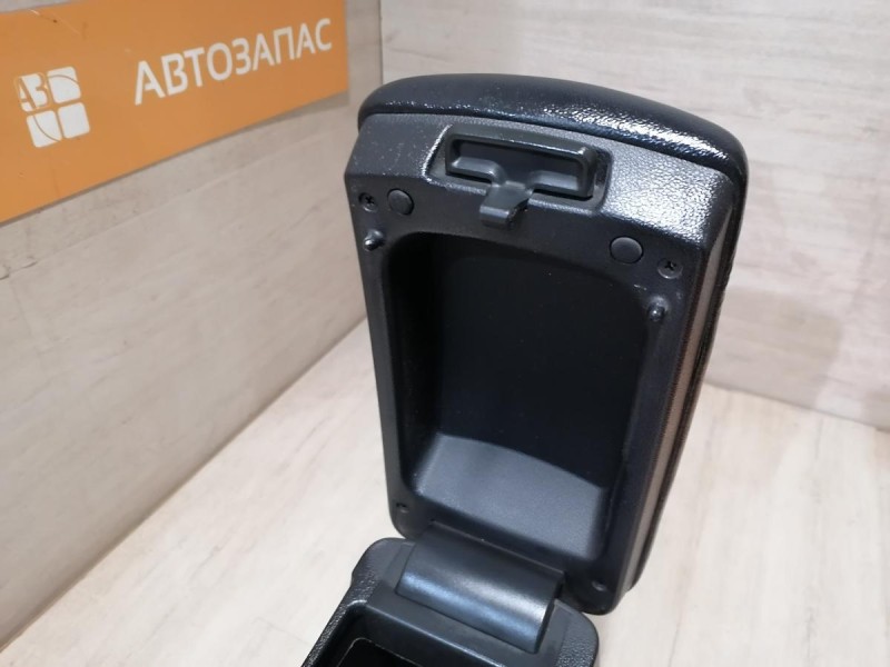 Cerato 2 №1 подлокотник