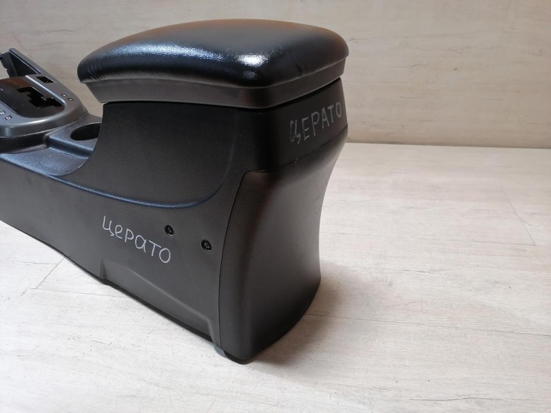 Cerato 2 №1 подлокотник