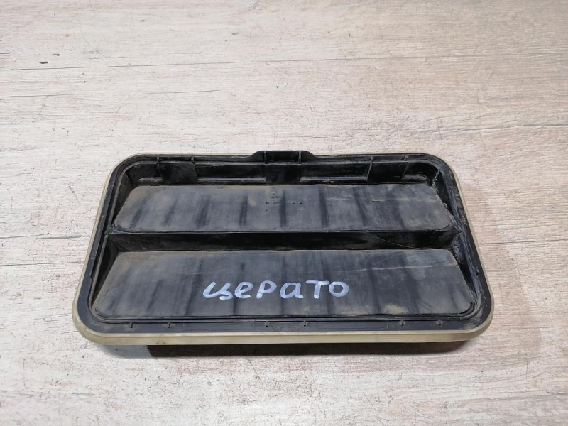 Cerato 2 №1 решетка вентиляции багажника