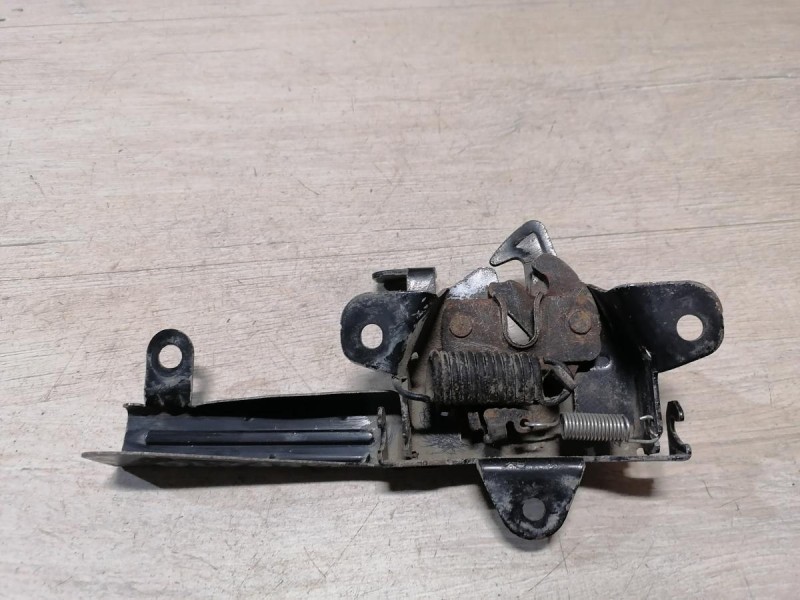 Cerato 2 №1 замок капота