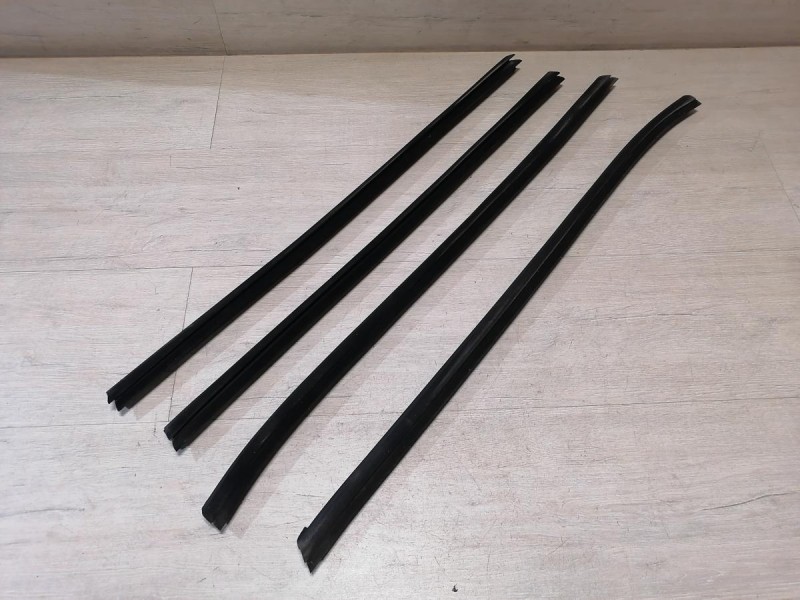 Cerato 2 №1 бархотка внутренняя передняя левая