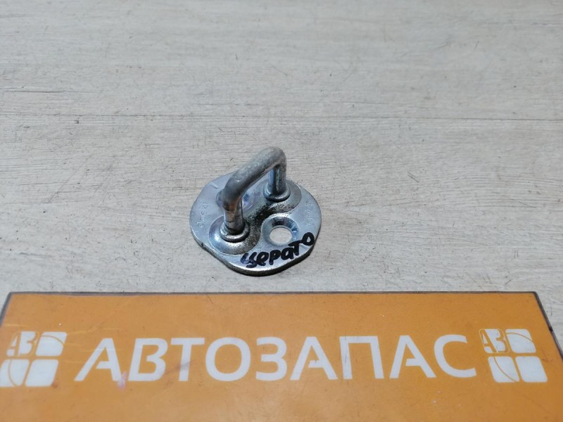 Cerato 2 №1 петля замка двери
