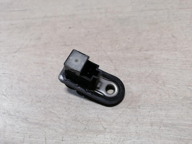 Cerato 2 №1 концевик двери
