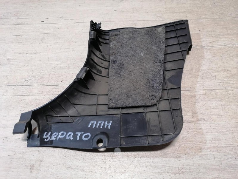Cerato 2 №1 обшивка передней стойки нижняя правая