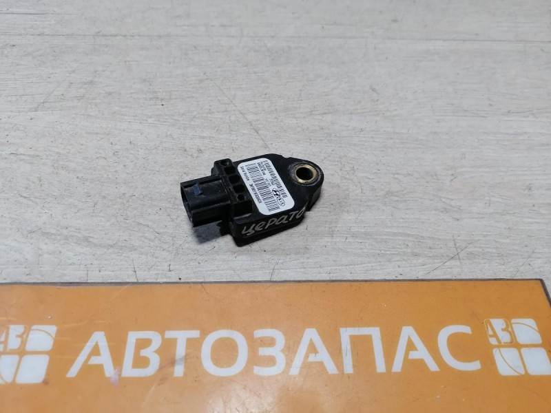 Cerato 2 №1 датчик удара передний боковой