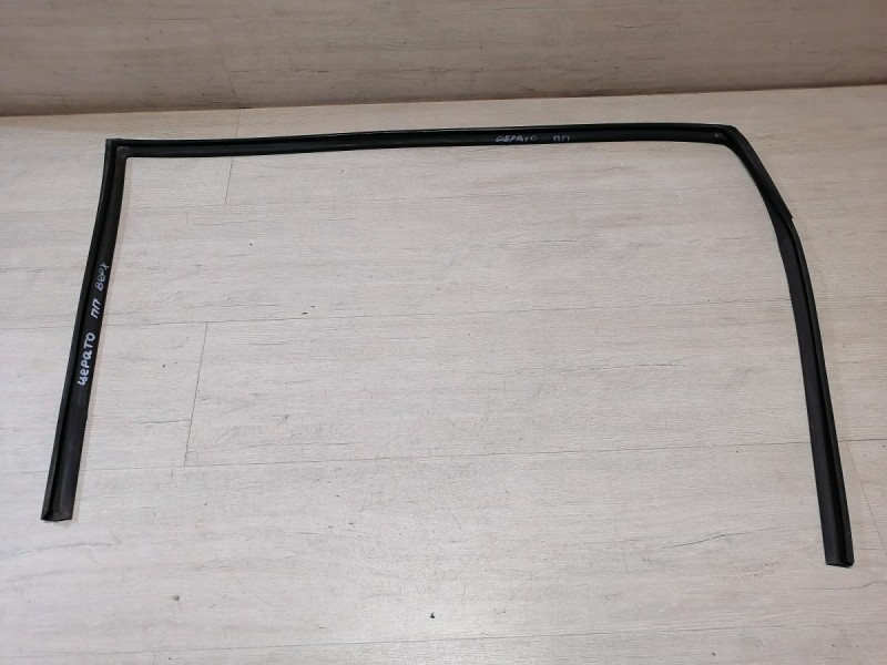 Cerato 2 №1 бархотка верхняя передняя правая