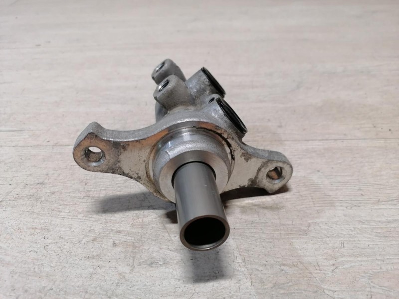 Rio 3 №9 цилиндр тормозной главный