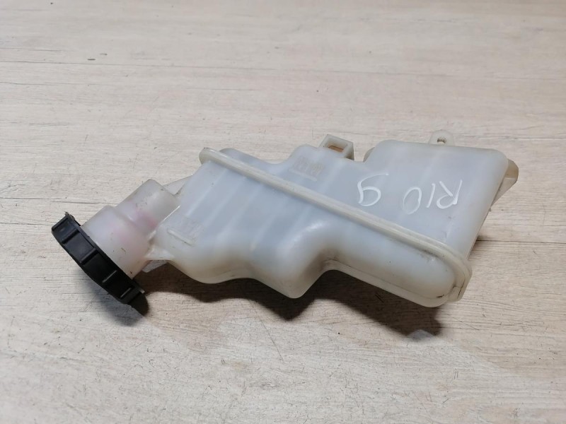 Rio 3 №9 бачок тормозного цилиндра мкпп