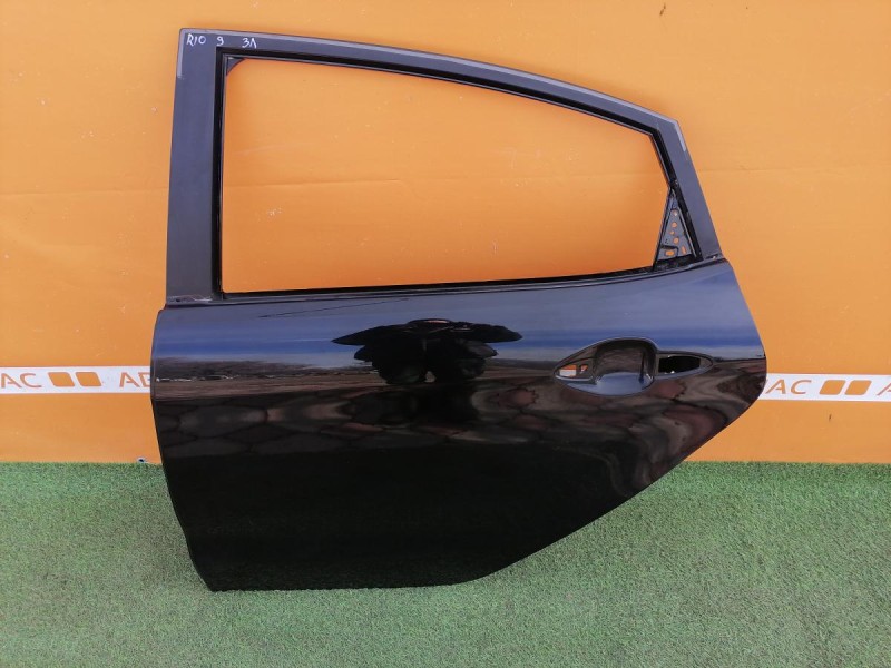 Rio 3 №9 дверь задняя левая деф