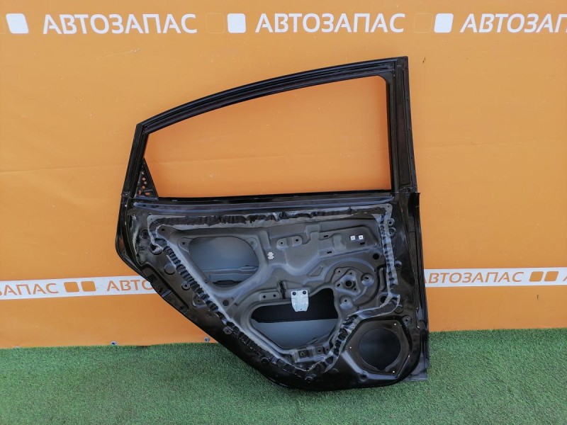 Rio 3 №9 дверь задняя левая деф
