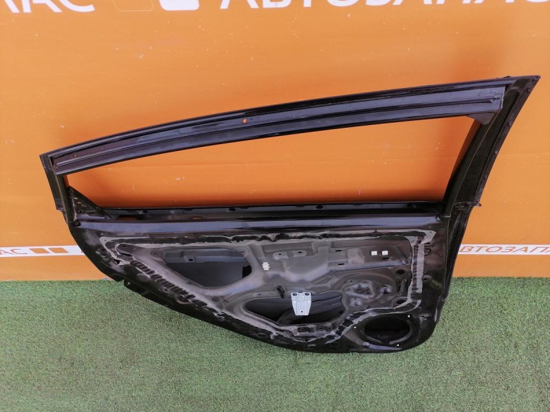 Rio 3 №9 дверь задняя левая деф